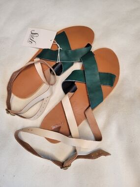 Sseko Designs Leather Sandals Women’s 9 Green Colorblock Handmade Uganda NWT